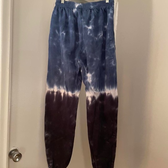 Fashion Nova tie-dye sweatpants - Picture 2 of 2